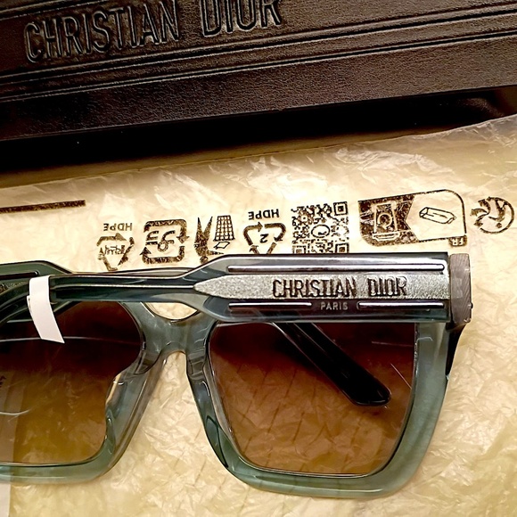 New Dior DIORSIGNATURE S10F 30F2 Shiny Transparent In Rare Green Smoke Color - Picture 5 of 15